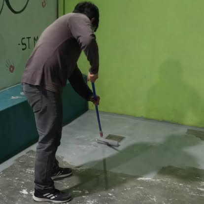 Trabajo de mantenimiento del patio del Hogar
