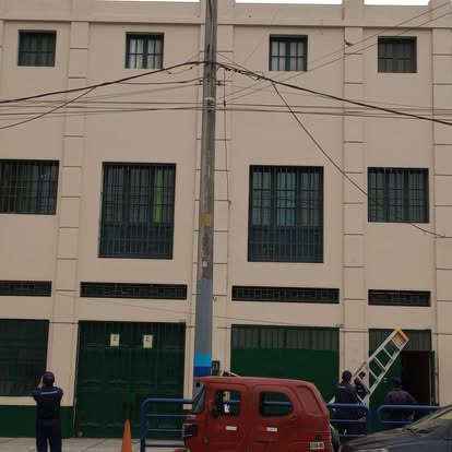 Edificio del Hogar visto desde la calle, Cercado del Callao